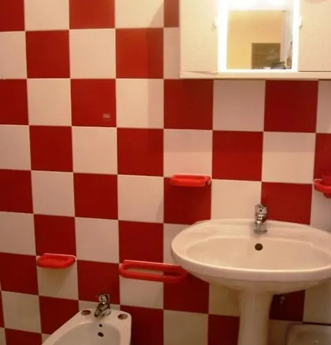 卡赛瓦肯西阿尔可巴雷诺酒店 3* 利帕里